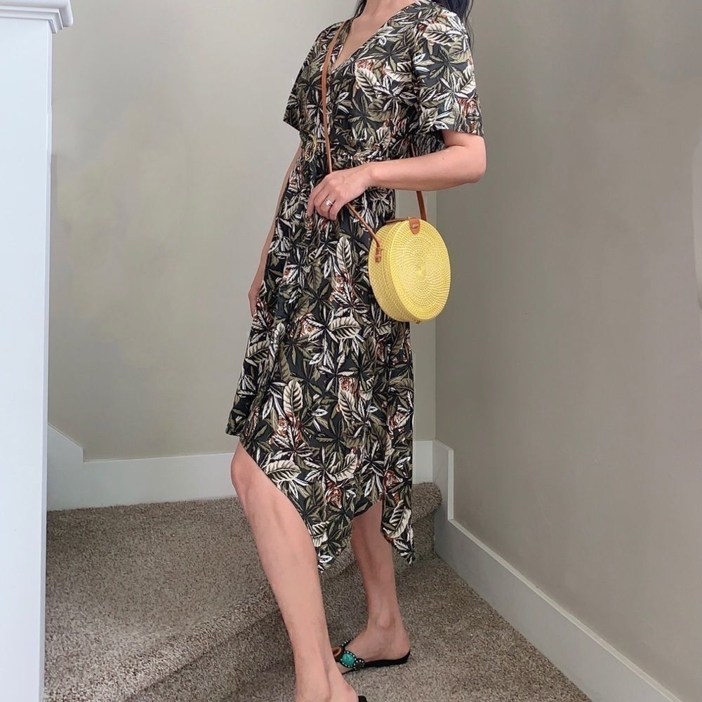 Collection 18 Hand-Crafted round Crossbody. - Picture 7 of 13